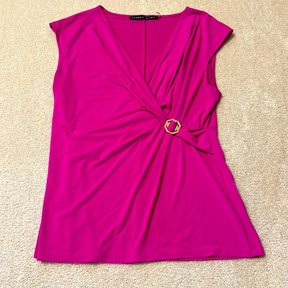 Ivanka Trump fuchsia v-neck sleeveless side gather top size L